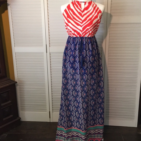 Flying Tomato Dresses & Skirts - Flying Tomato Column Halter Dress. Stunning! Size S.